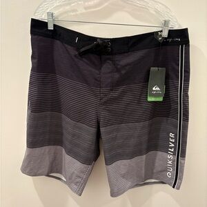 Quiksilver Men’s Midlength (20”) Swim Trunks Size 36- Brand new with tags